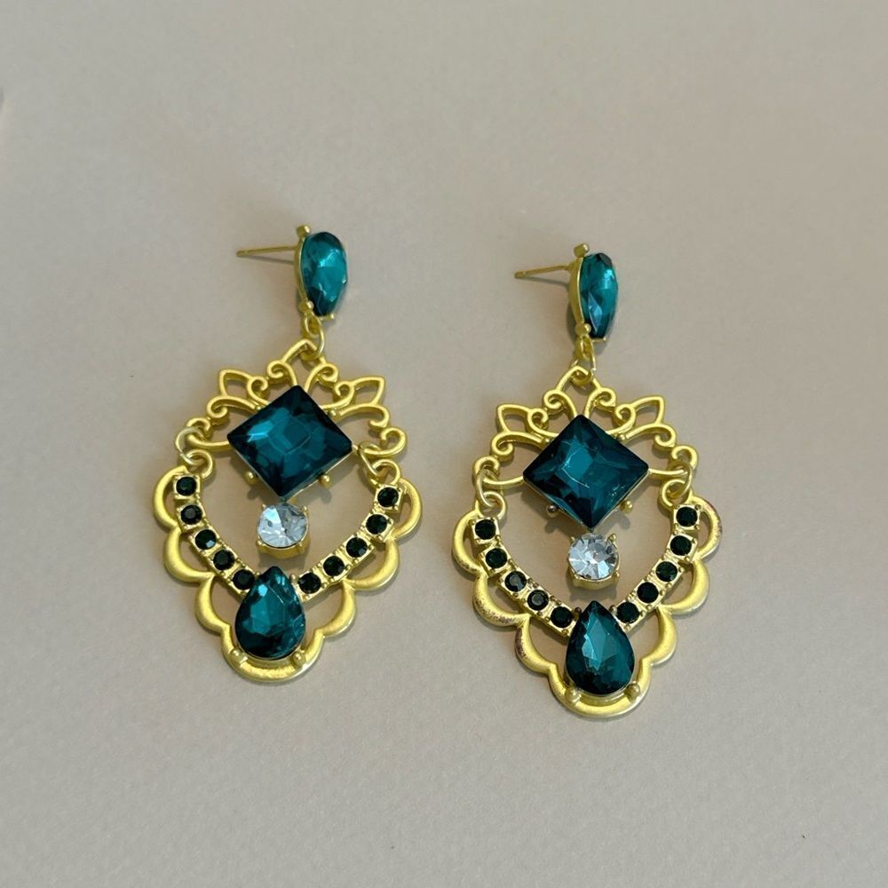 Vintage crystal earrings M855